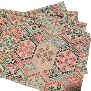 Set of 4 Woven FUN BOHO/ Aztec Design Placemats